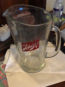 lot 21 image: Schlitz Beer Pitcher