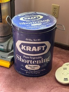 lot 25 image: Large Metal Kraft Can