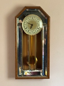 lot 27 image: Wall Clock
