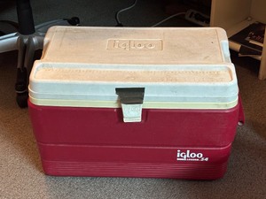 lot 41 image: Igloo Cooler
