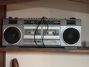 lot 47 image: Dual Cassette AMFM Radio Player