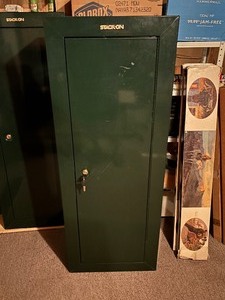 lot 48A image: Stack On Gun Cabinet