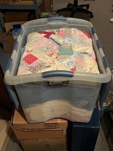 lot 66 image: Tote of Quilts