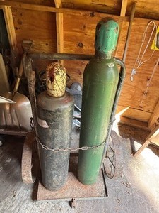 lot 135 image: Oxygen and Acetylene Tanks with Cart