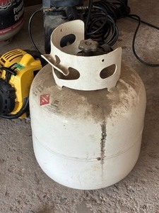 lot 101 image: 20 Pound Propane Tank