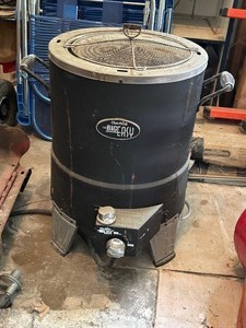 lot 110 image: Char Broil Turkey Fryer