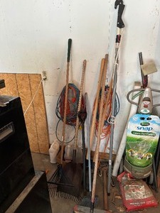 lot 119 image: Shovels, Brooms, Rake