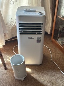 lot 71 image: Portable Air Conditioner