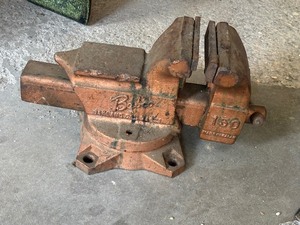 lot 78 image: Bench Vise