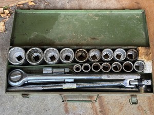 lot 93 image: 34 Socket and Ratchet Set