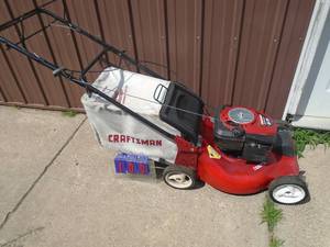 Craftsman 6.75 self propelled mower with bag. Good over all condition. Tested & works. As shown.