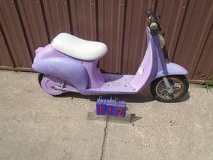 lot 112 image: Razor childs electric scooter for parts or repair No charger. As shown.