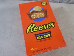 lot 144 image: (B-2) 16 King Size Reeses Potato C...