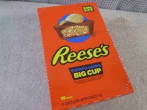 lot 146 image: (B-2) 16 King Size Reeses Potato C...