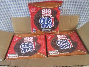 lot 163 image: (B-1) 14 Big Chewy Chips Ahoy Choc...