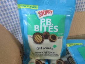 lot 176 image: (C-1) 8 Bags of Skippy Girl Scouts ...