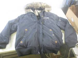 lot 5 image: (CS) Lot 29 Taz Parka Size Unknown ...