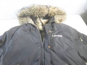 (CS) Lot 29 Taz Parka Size Unknown ...