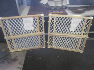 lot 6 image: (C-2) 2 Adjustable Doorway Gates...