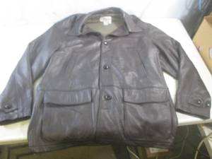 lot 12 image: (BSB) Mens AKA Eddie Bauer Leather...