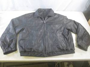 lot 13 image: (BSB) Croft & Barrow Leather Jacket...
