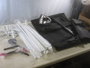 lot 19 image: (EW5) New Grow Tent - Box was falli...