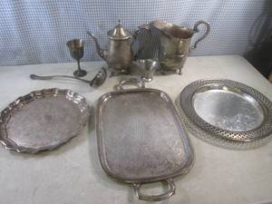 lot 68 image: (EW6) Assorted Vintage Silverplated...