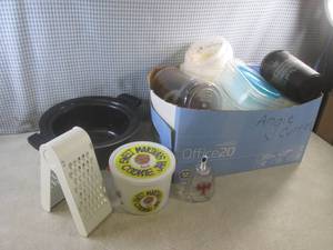 lot 75 image: (F-0) Assortment of Kitchen Storage...