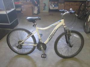 lot 79 image: (EW1) Schwinn Ranger 24 21-Speed B...