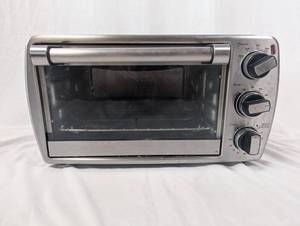 lot 6 image: Oster Toaster Oven