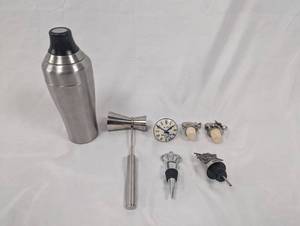 lot 11 image: Barware and Wine Accessories Set