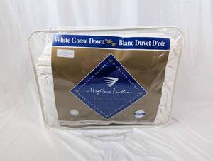 lot 25 image: Highland Feather White Goose Down Duvet