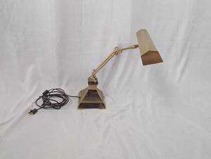 lot 63 image: Vintage Brass Desk Lamp