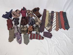 lot 80 image: Collection of Assorted Mens Ties