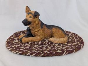 lot 134 image: Dog Figurine
