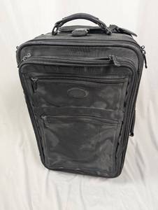 lot 90 image: Kirkland Signature Rolling Luggage