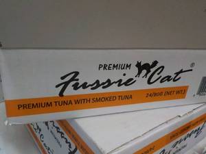 lot 117 image: 24 Cans Fussie Cat Food...