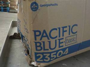 lot 36 image: 16 Packs of 250 Pacific Blue Paper ...