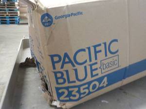 lot 37 image: 16 Packs of 250 Pacific Blue Paper ...
