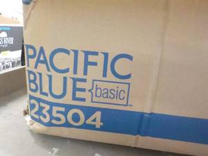 lot 38 image: 16 Packs of 250 Pacific Blue Paper ...