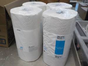lot 45 image: 4 - 2 ply Pacific Blue Paper Towel ...