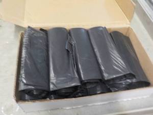 lot 60 image: 100 - 33 Gallon Garbage Bags...