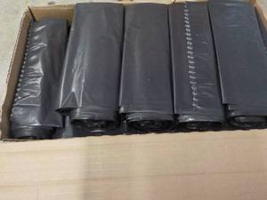lot 64 image: 100 - 33 Gallon Garbage Bags...