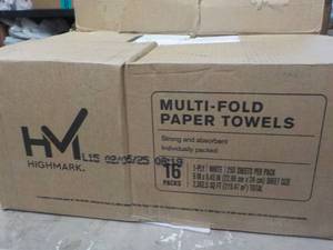 lot 65 image: Highmark Multi-fold Paper Towel 1 p...