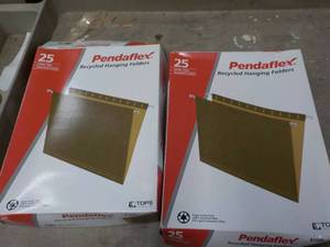 lot 77 image: 2 - 25 Pendaflex Recycled Hanging F...