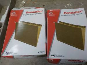 lot 78 image: 2 - 25 Pendaflex Recycled Hanging F...