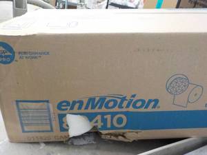 lot 88 image: 6 Rolls of 8 Premium 1 Ply Roll To...