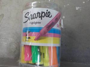lot 92 image: Sharpie Highlighters 20 ct...