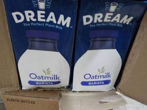 lot 274 image: 8 ctns Dream Plant Based Oatmilk Ba...