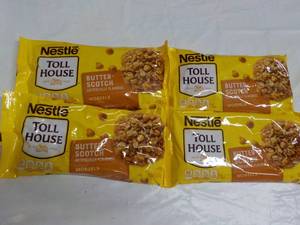 lot 285 image: 4 Bags Nestle 11 oz Butterscotch Mo...